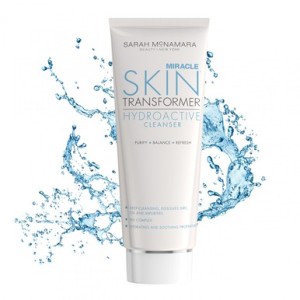 Gently cleanses the skin—removing surface oils, make up, dirt and grime—its whipped texture transforms into a soothing foam when blended with water. Skin feels fresh, hydrated and smooth i...